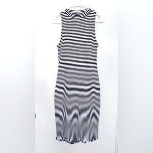 Women Striped Print Dress, Size Small.